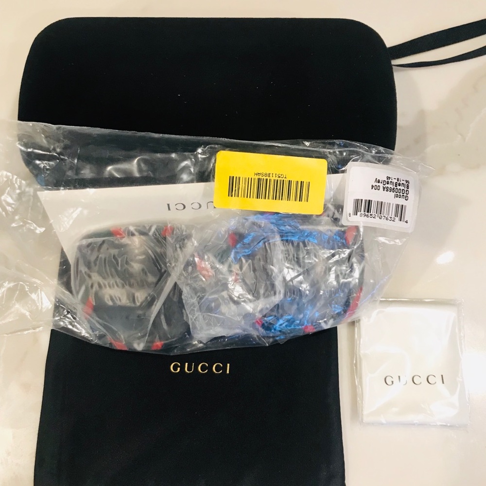 Gucci Sunglasses ๐ถ๐ถ๐ถ๐ถ - Picture 4 of 8
